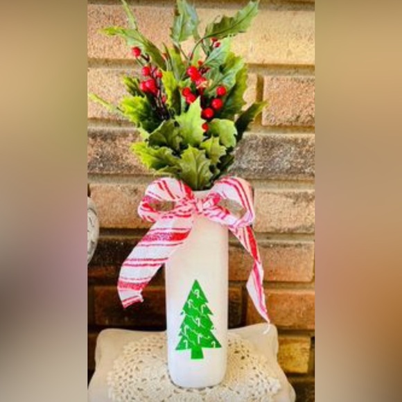 *Dazzling Holly Bush, 14” - Picture 7 of 9